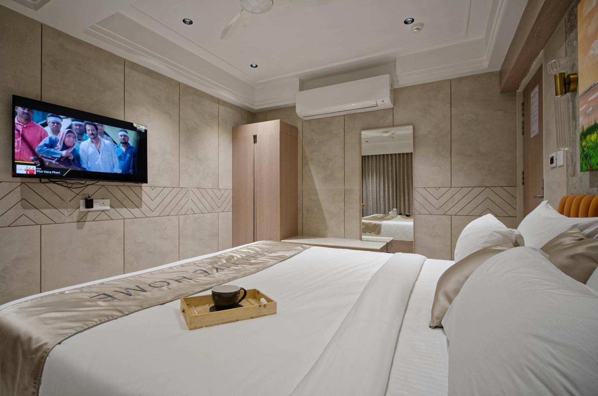 Hotel Golden Plaza Ahmedabad Exterior foto