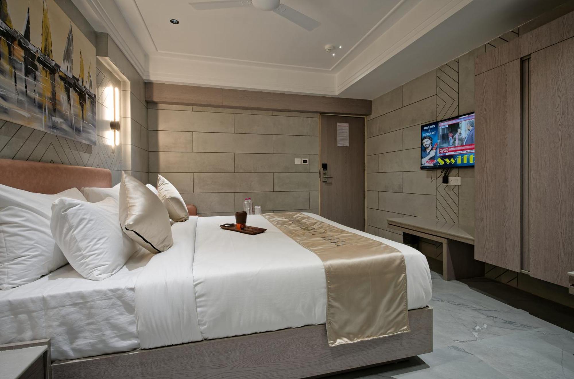 Hotel Golden Plaza Ahmedabad Exterior foto