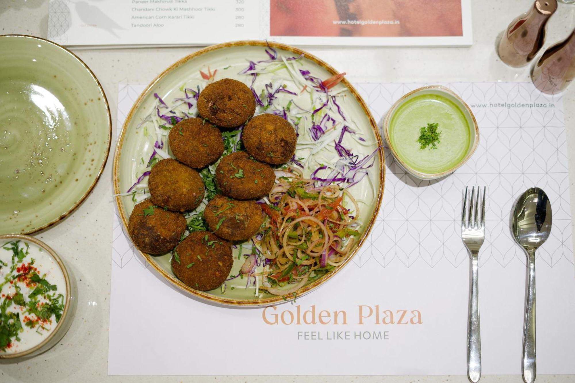 Hotel Golden Plaza Ahmedabad Exterior foto